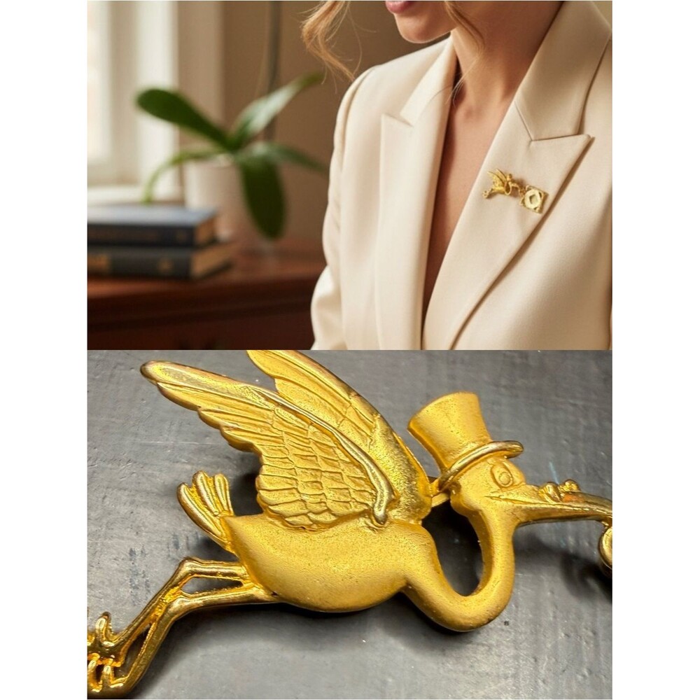 Vintage JJ Jonette Gold Tone Stork Carrying Baby Picture Frame Brooch Pin